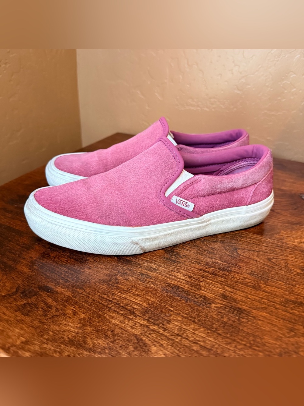 Vans Slip-On Sneakers in Pink Suede